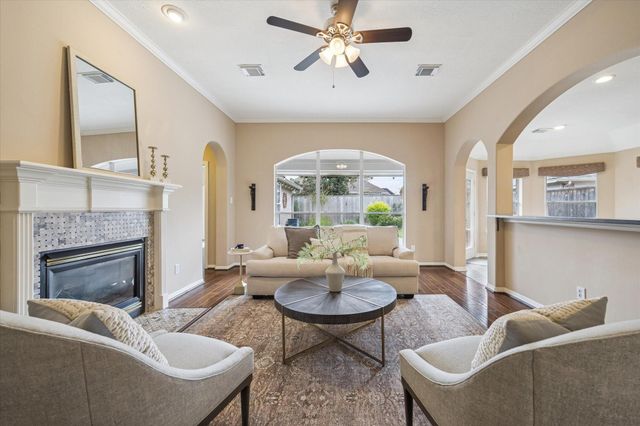 7907 N Wellington Court, Houston, TX 77055