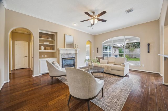 7907 N Wellington Court, Houston, TX 77055