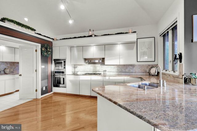 653 SCENIC DR, Bernville, PA 19506