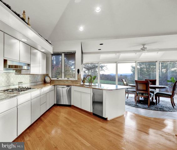 653 SCENIC DR, Bernville, PA 19506