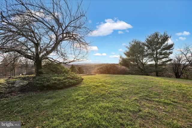 653 SCENIC DR, Bernville, PA 19506