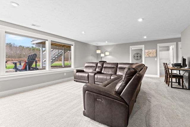 13697 Harrington Landing, Holland, MI 49424
