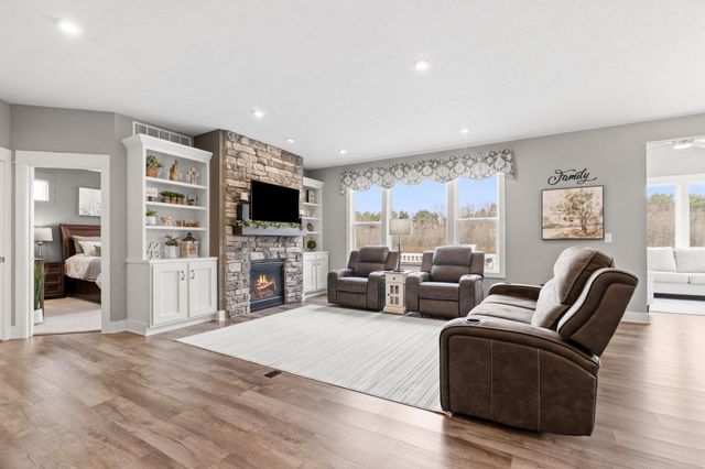 13697 Harrington Landing, Holland, MI 49424