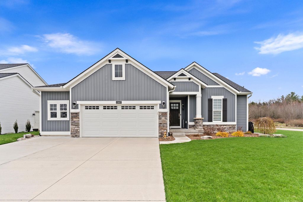 13697 Harrington Landing, Holland, MI 49424
