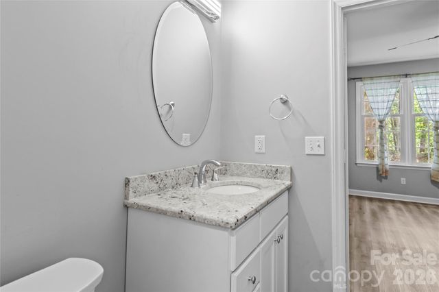 376 Meadows Circle, Winston Salem, NC 27104