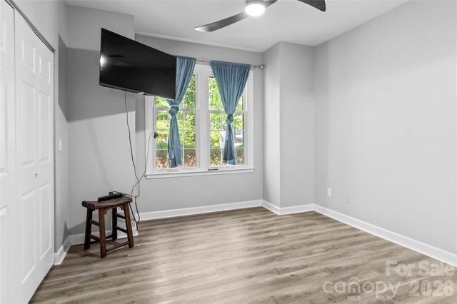 376 Meadows Circle, Winston Salem, NC 27104