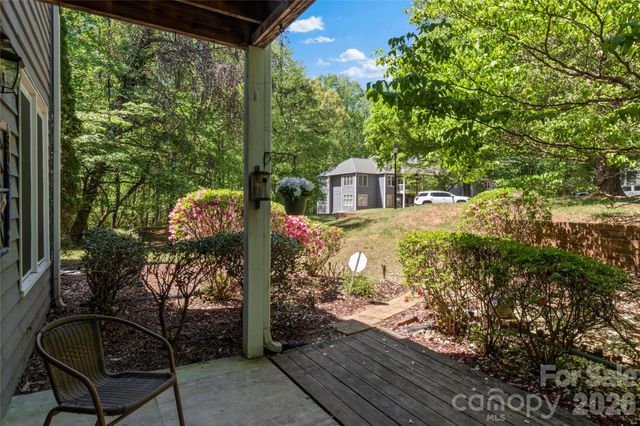 376 Meadows Circle, Winston Salem, NC 27104