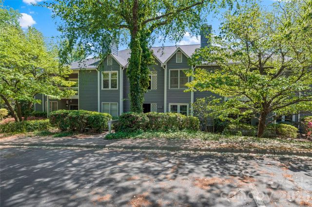 376 Meadows Circle, Winston Salem, NC 27104