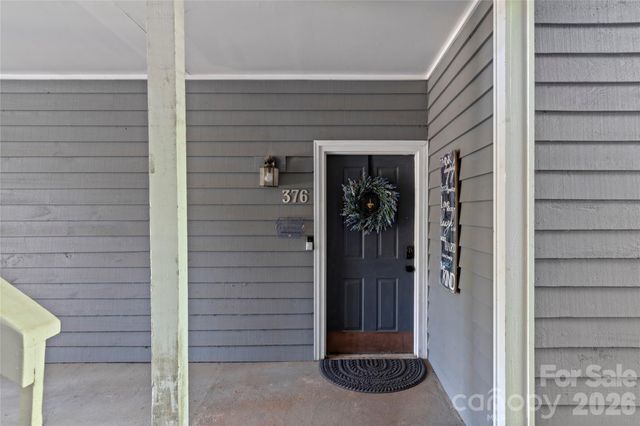 376 Meadows Circle, Winston Salem, NC 27104
