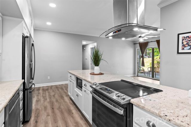 376 Meadows Circle, Winston Salem, NC 27104