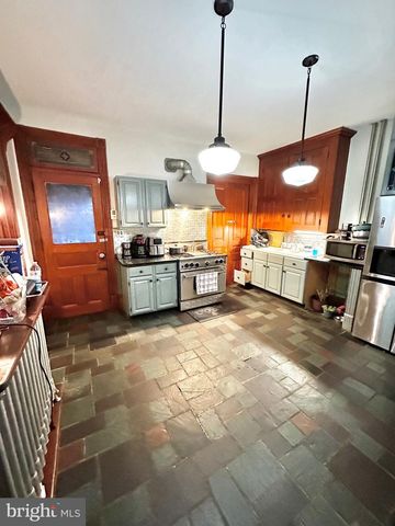 1396 PERKIOMEN AVE, Reading, PA 19602