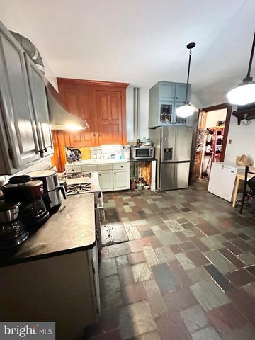 1396 PERKIOMEN AVE, Reading, PA 19602