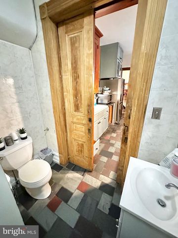 1396 PERKIOMEN AVE, Reading, PA 19602