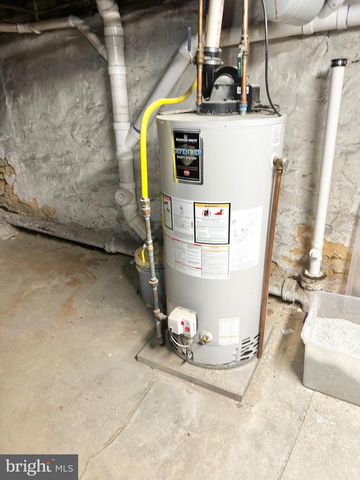 1396 PERKIOMEN AVE, Reading, PA 19602