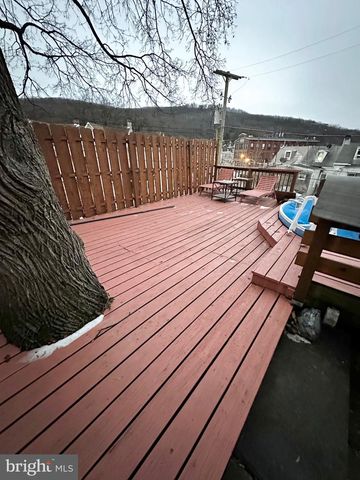 1396 PERKIOMEN AVE, Reading, PA 19602