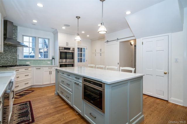 18 Bailey Place, New Rochelle, NY 10801