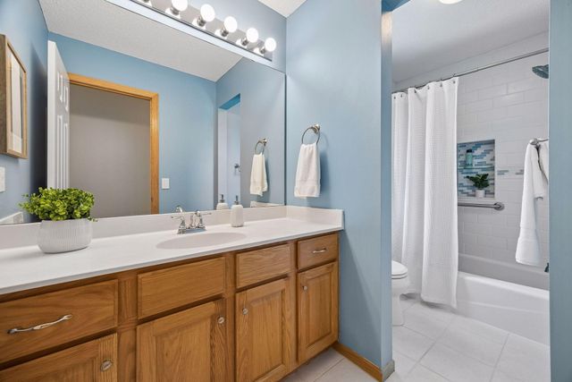 4635 Queensland Lane N, Plymouth, MN 55446