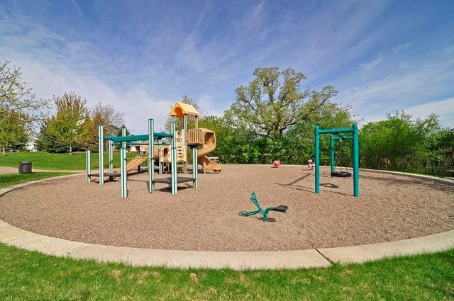 4635 Queensland Lane N, Plymouth, MN 55446