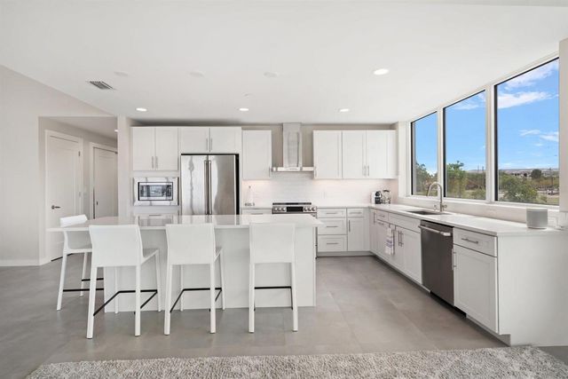 900 N OSCEOLA AVENUE 401, Clearwater, FL 33755