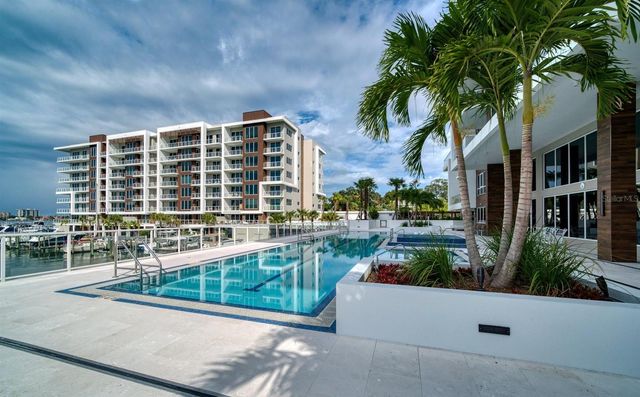 900 N OSCEOLA AVENUE 401, Clearwater, FL 33755