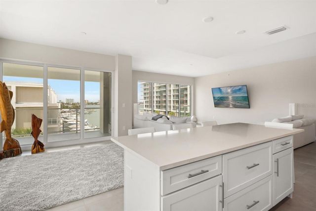900 N OSCEOLA AVENUE 401, Clearwater, FL 33755
