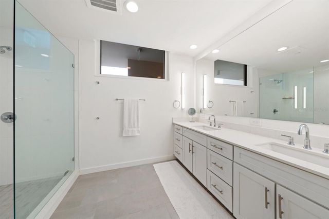 900 N OSCEOLA AVENUE 401, Clearwater, FL 33755