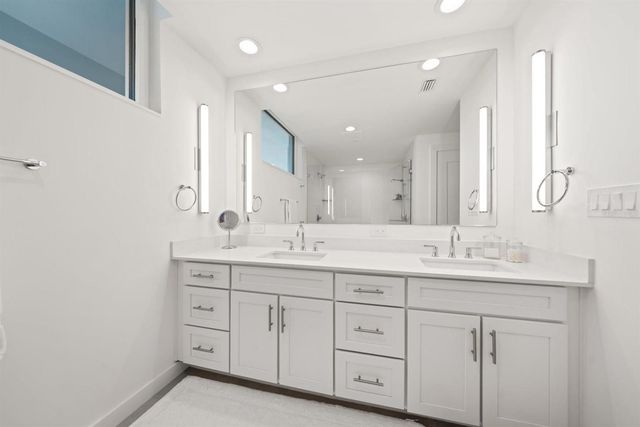 900 N OSCEOLA AVENUE 401, Clearwater, FL 33755