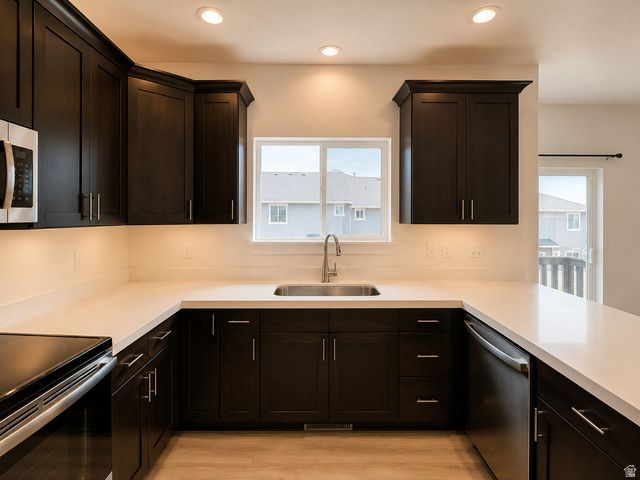 7230 N GREEN PASTURE LN, Eagle Mountain, UT 84005