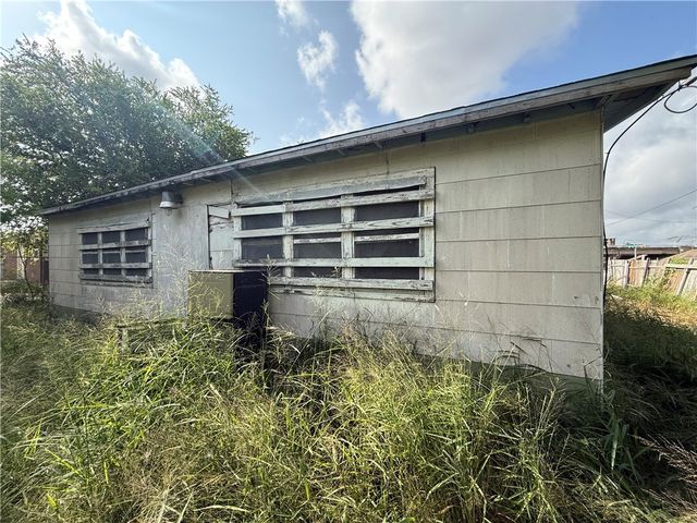5124 Thomas Dr, Corpus Christi, TX 78407