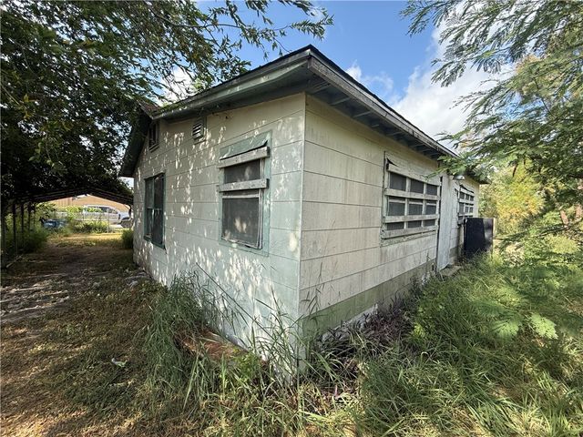 5124 Thomas Dr, Corpus Christi, TX 78407