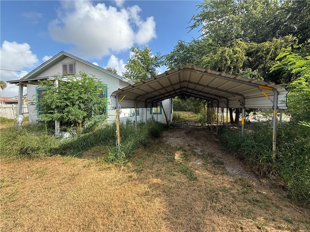 5124 Thomas Dr, Corpus Christi, TX 78407
