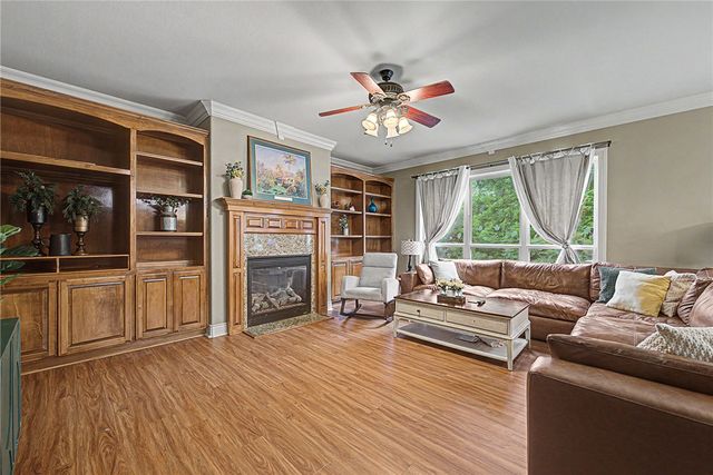408 Willington Lane, Bentonville, AR 72712