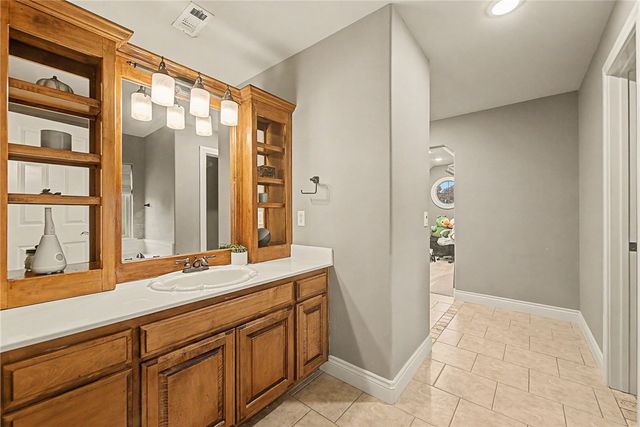 408 Willington Lane, Bentonville, AR 72712