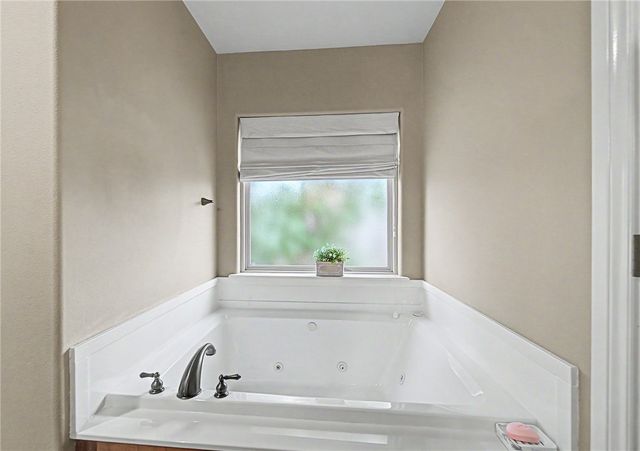 408 Willington Lane, Bentonville, AR 72712