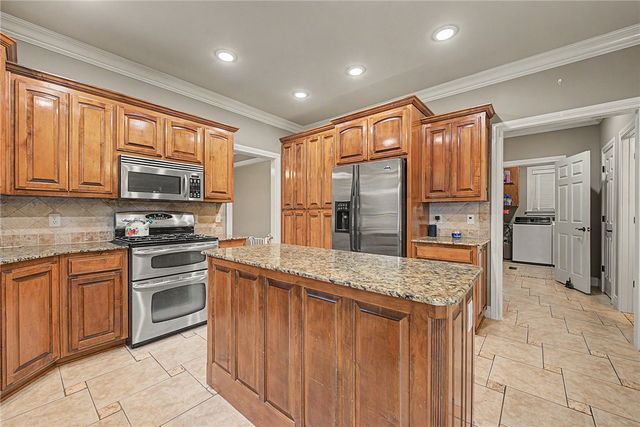 408 Willington Lane, Bentonville, AR 72712