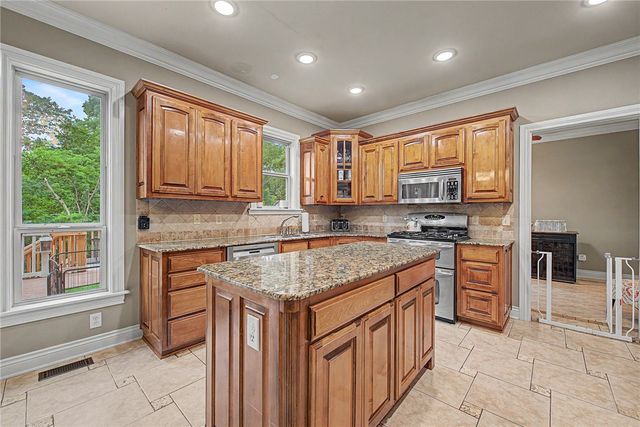 408 Willington Lane, Bentonville, AR 72712
