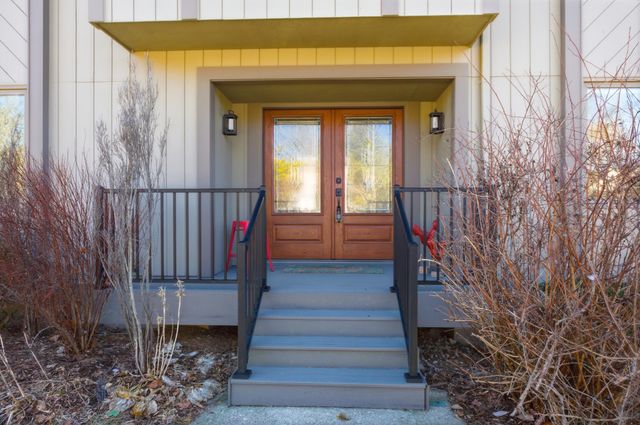 3795 Waldenwood Drive, Ann Arbor, MI 48105