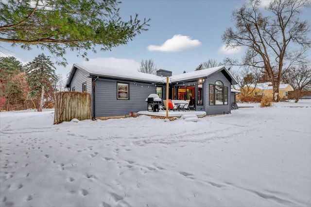 3312 Thornapple River Drive SE, Grand Rapids, MI 49546