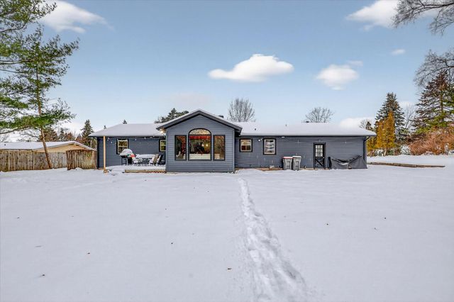 3312 Thornapple River Drive SE, Grand Rapids, MI 49546