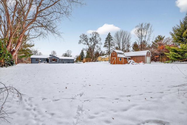 3312 Thornapple River Drive SE, Grand Rapids, MI 49546