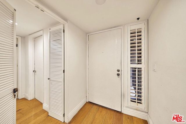 835 S Lucerne Boulevard 205, Los Angeles, CA 90005
