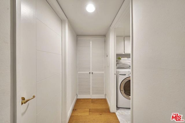 835 S Lucerne Boulevard 205, Los Angeles, CA 90005