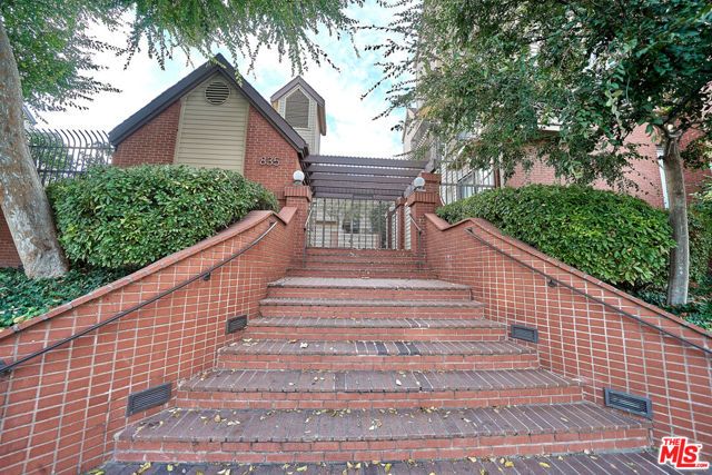 835 S Lucerne Boulevard 205, Los Angeles, CA 90005