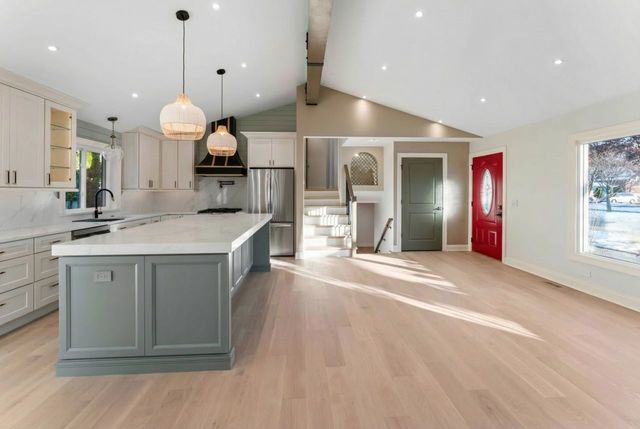 700 Florence Drive, Park Ridge, IL 60068