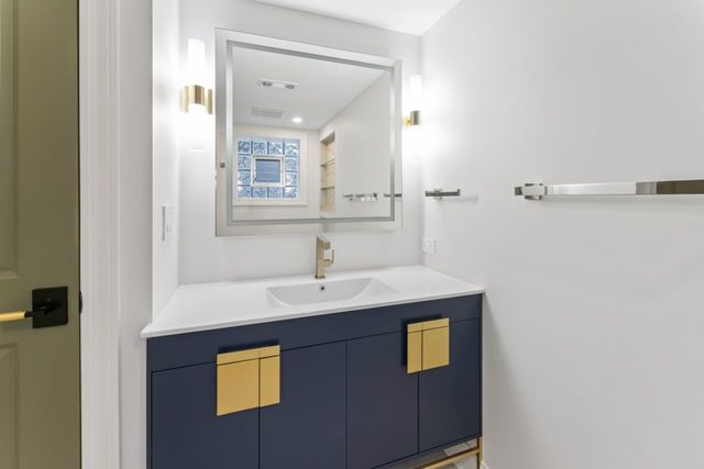 700 Florence Drive, Park Ridge, IL 60068