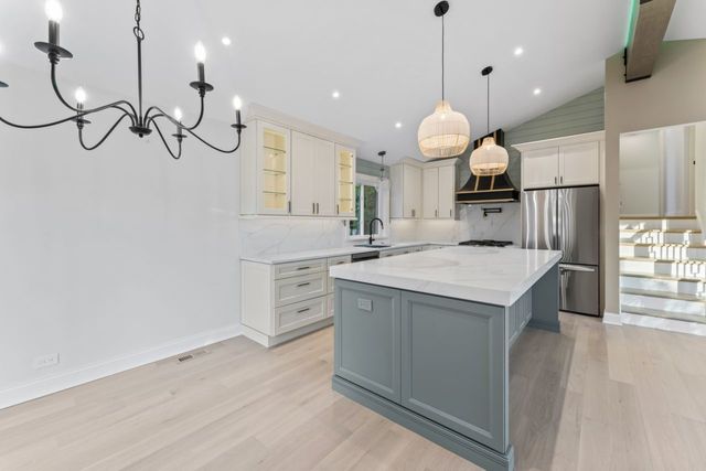 700 Florence Drive, Park Ridge, IL 60068