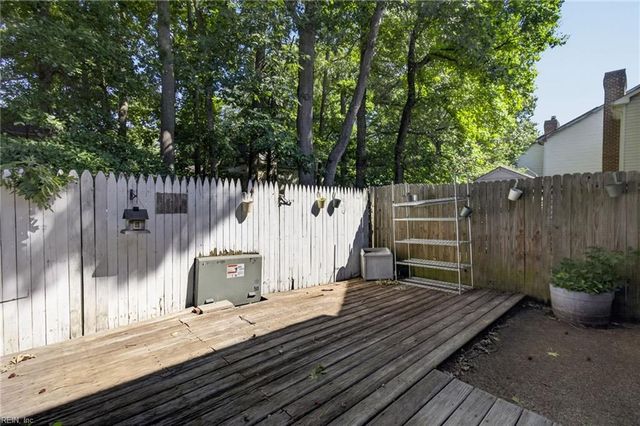 18 Colonies LNDG, Hampton, VA 23669