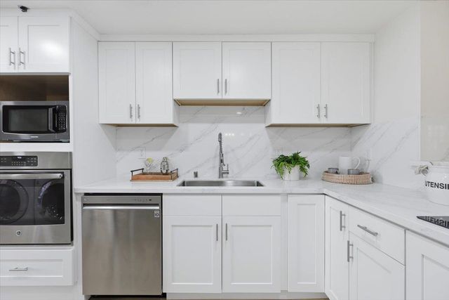 10165 Danube Dr, Cupertino, CA 95014