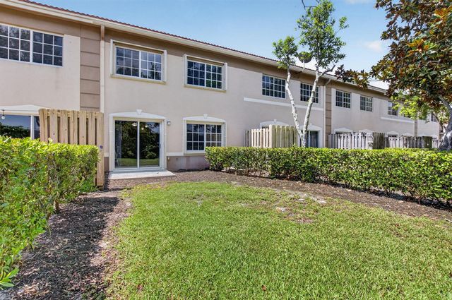 6689 Old Farm Trail, Boynton Beach, FL 33437