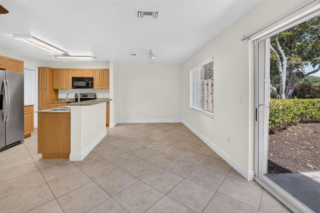 6689 Old Farm Trail, Boynton Beach, FL 33437